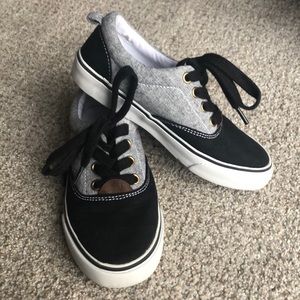 Boys canvas sneakers